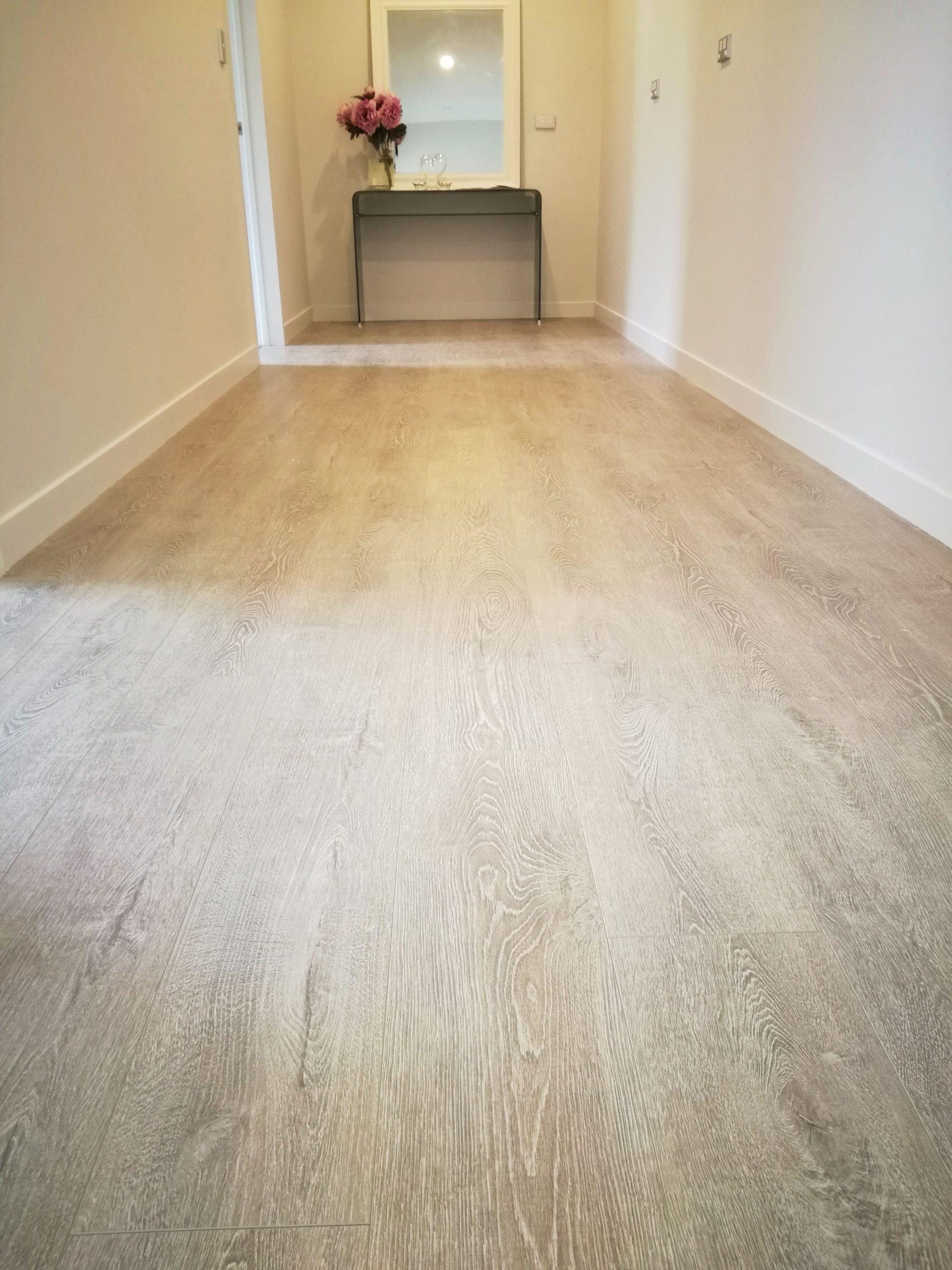 Concrete-Wood-Light-Grey-Laminate-Flooring-Interior8